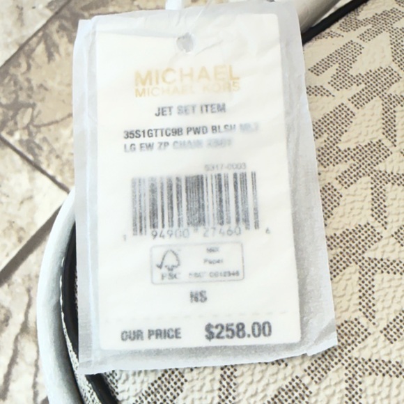 New MICHAEL KORS OUTLET
Jet Set Large Logo Crossbody Bag - Picture 2 of 11
